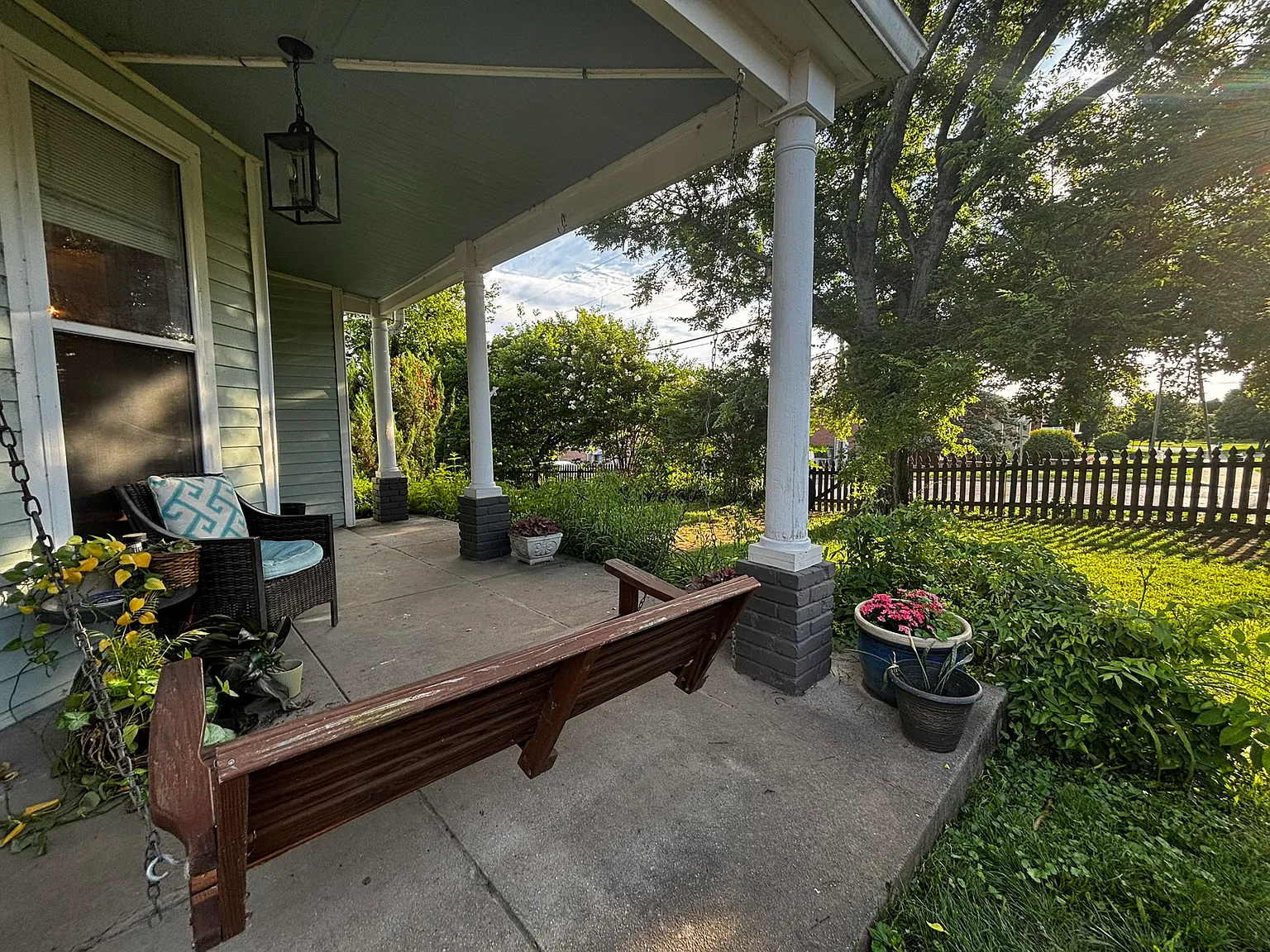 4 bed, 2432 sqft, $4,500 — Photo 3