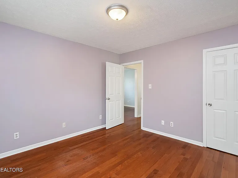 2000 Seymour Ave — Photo 10