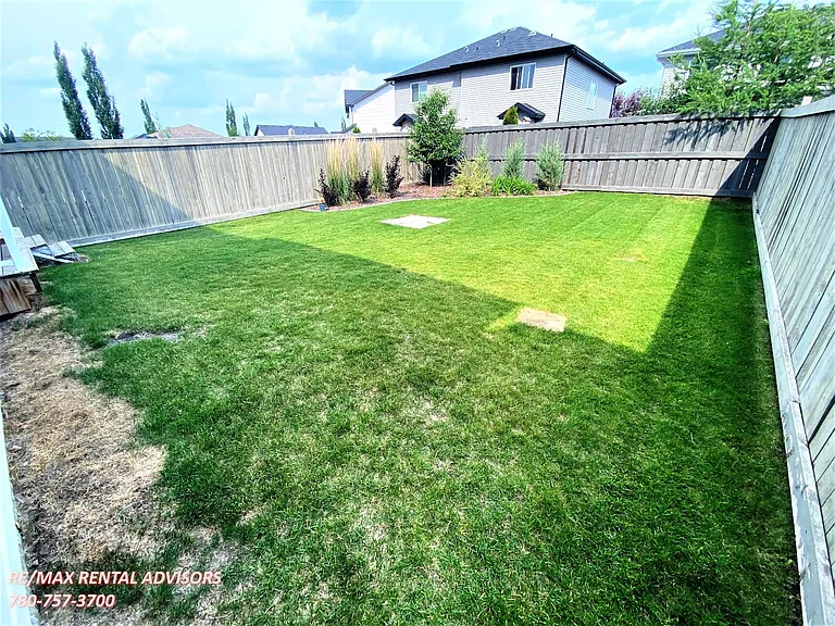 2531 Cole Cres SW — Photo 20