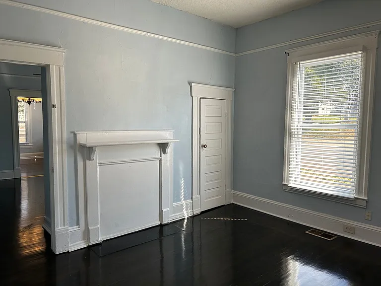 823 Parkwood Ave — Photo 10