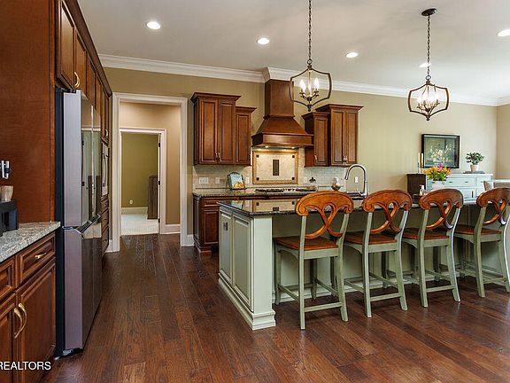5th image of 43 Wexford Ln