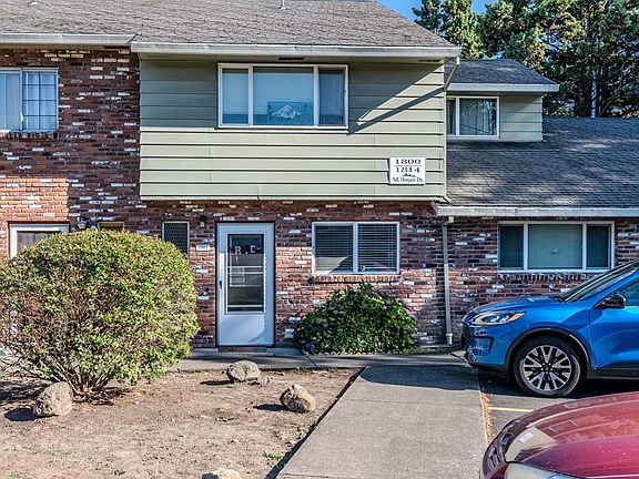 4th image of 1802 NE Hogan Dr