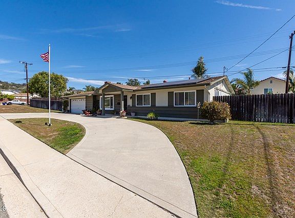 2nd image of 404 Gardenia Ave