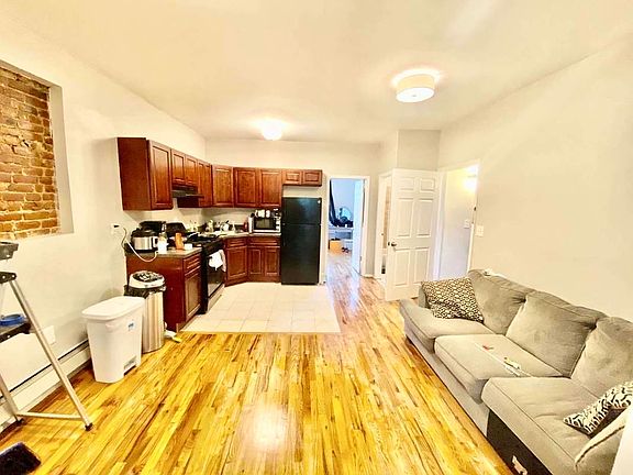 3rd image of 710 Halsey St #3