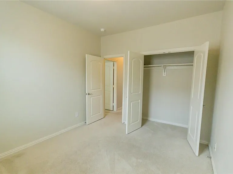 226 Alexandra Ave — Photo 11