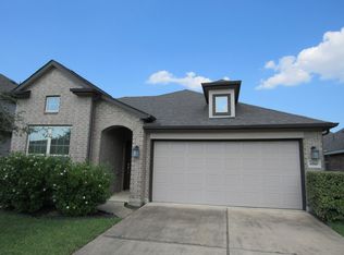 6510 Hunters Way Ln, Baytown, TX 77521