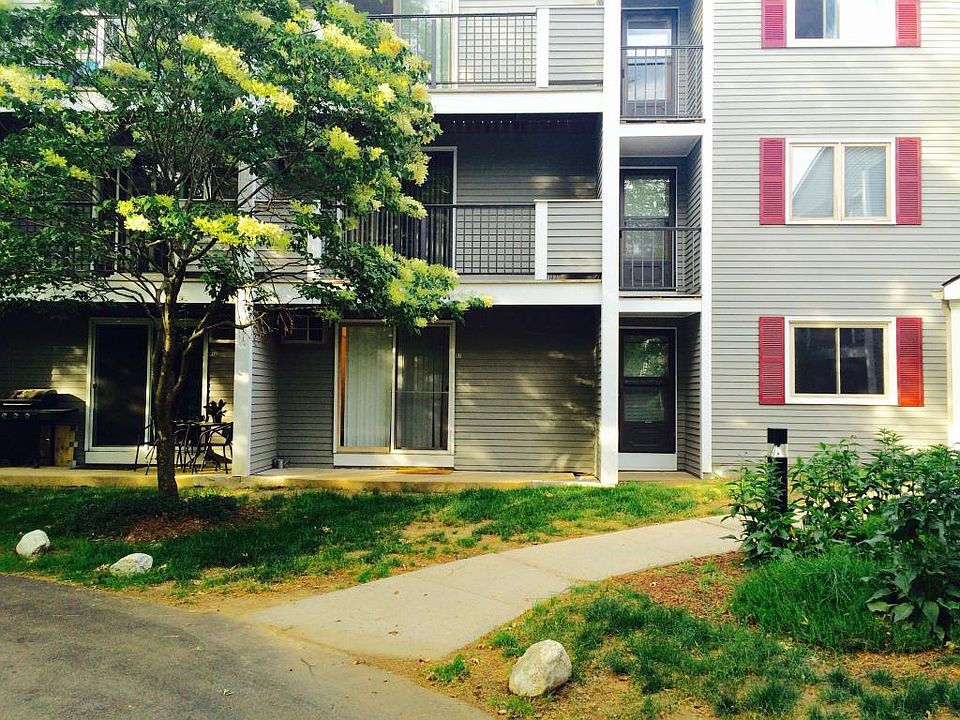 2nd image of 120 Fisherville Rd U97 #97