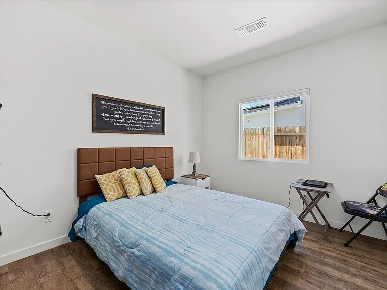 815 Gilsum Ct — Photo 15