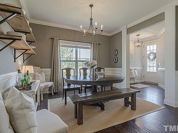 4th image of 506 Crimson Oak Ln