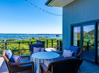 36 Newport St, Jamestown, RI 02835