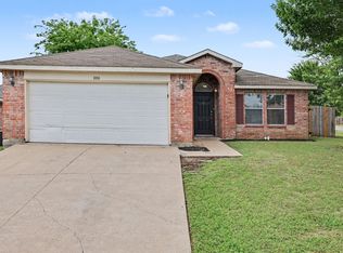 800 Castlewick Ct, Arlington, TX 76018