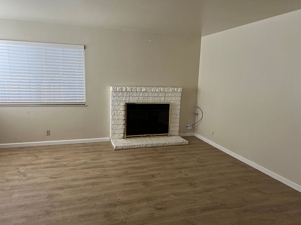 2nd image of 365 E Alvin Dr