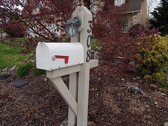 2nd image of 308 Blue Jay Pkwy