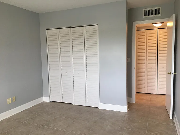 309 Lake Cir #202 — Photo 10