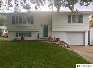 7311 Elm Dr, La Vista, NE 68128