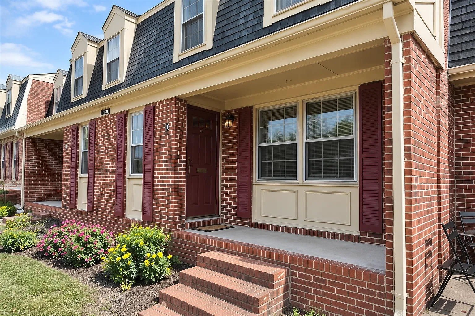 3 bed, 1.5 bath, 1392 sqft, $1,700 — Photo 2