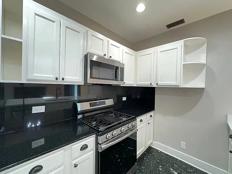 238 S Ashland Ave — Photo 6