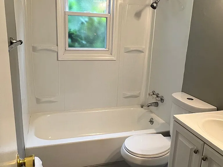9112 Belcour Dr — Photo 11