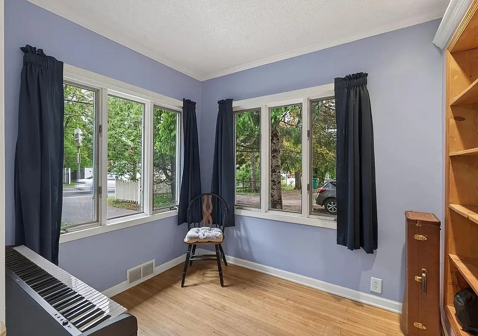 Updated SFH Ready For Move-In! — Photo 4