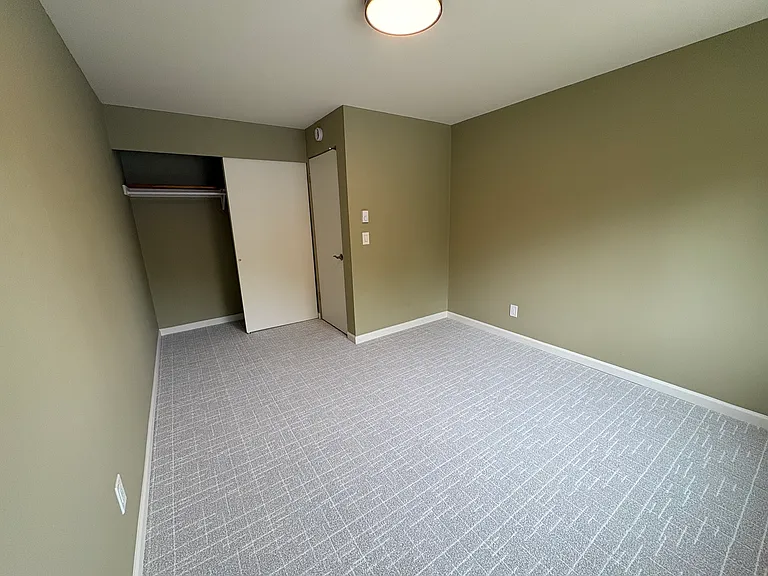 12239 Des Moines Memorial Dr S #4 — Photo 12