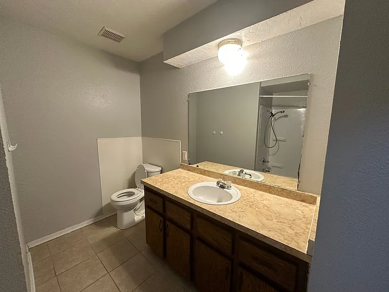 537 Franklin St — Photo 7