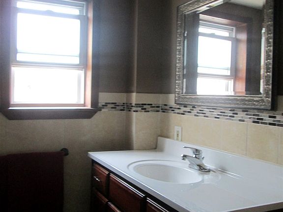 4th image of 147 Laidlaw Ave