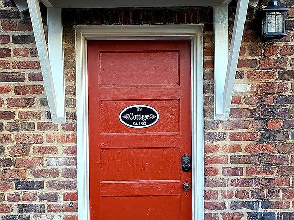 2nd image of 308 E Leigh St Unit 3