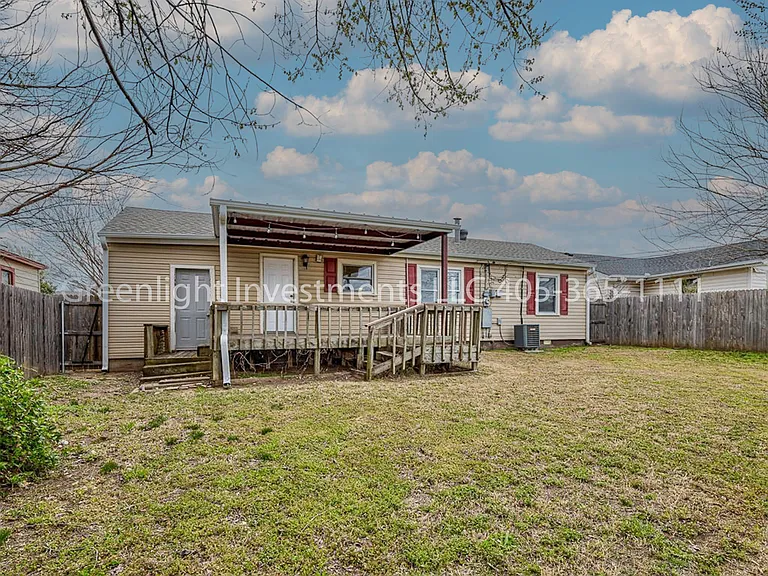 1509 Oelke Dr — Photo 5