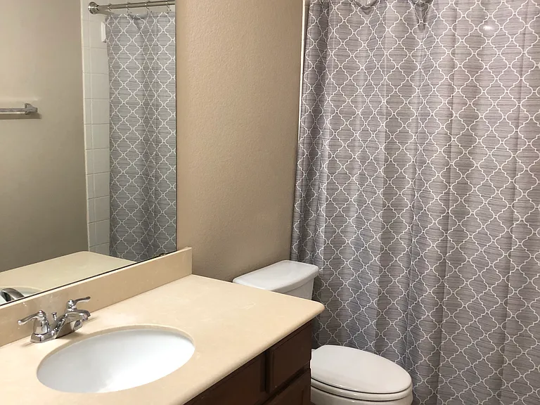 2127 Meadow View Dr — Photo 16