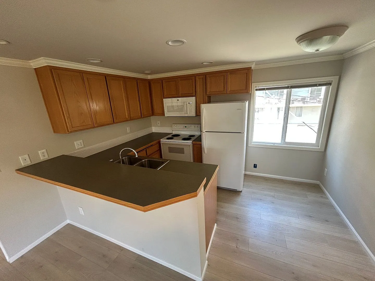 Buchan Apartments in Madison Park — Photo 4