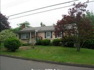 102 Milardo Ln, Middletown, CT 06457