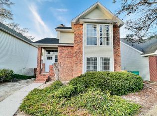 215 Parkwood Cir, Niceville, FL 32578