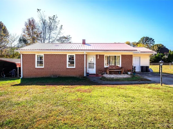 1090 Elm Cir, Granite Falls, NC 28630