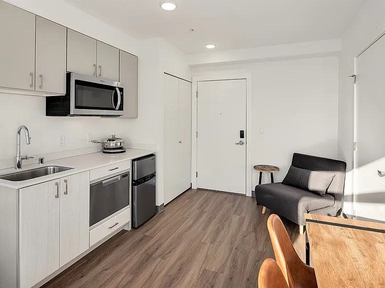 Fifty-Two Apartments — Photo 41