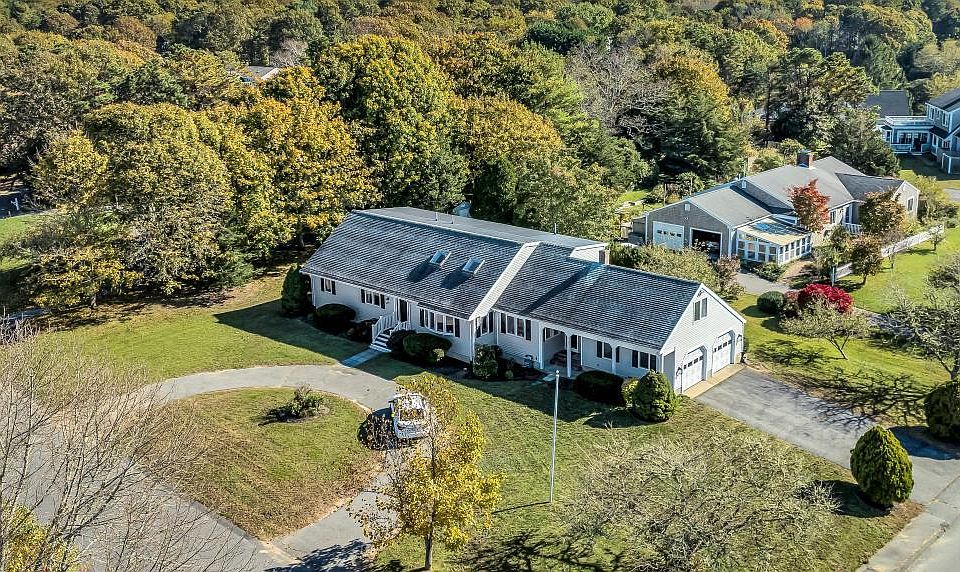 7 Oxford Drive, Cotuit, MA 02635 | MLS #22304784 | Zillow