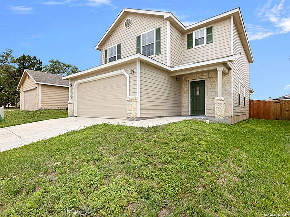 2nd image of 3710 Hideaway Green