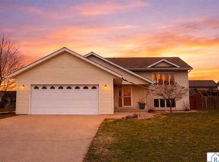 220 Cole Ct, Mankato, MN 56001