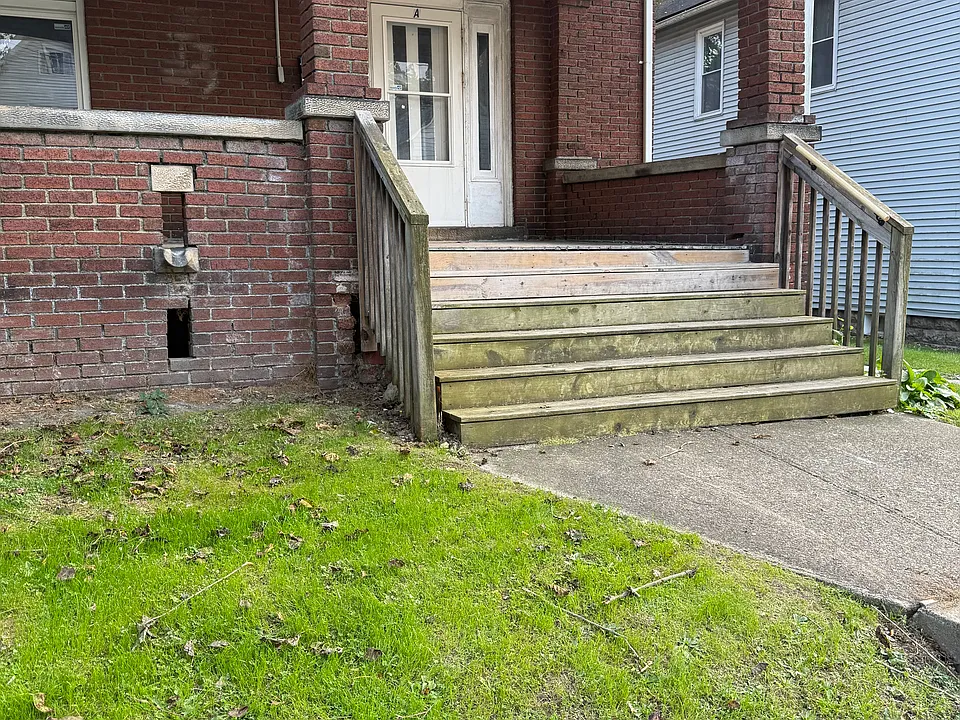 608 Meek St #1