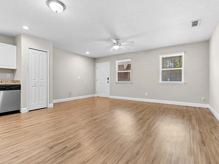 4056 Grant Rd — Photo 3