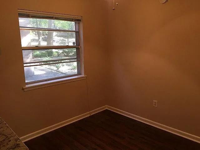 2100 Kavanaugh Blvd #A — Photo 6