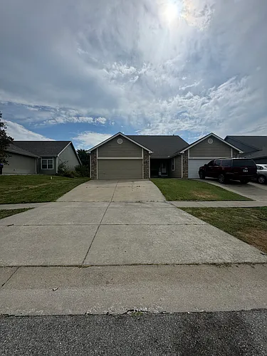 4400 SE Michigan Ave #4400 Photo 1 4400 SE Michigan Ave #4400 Photo 1