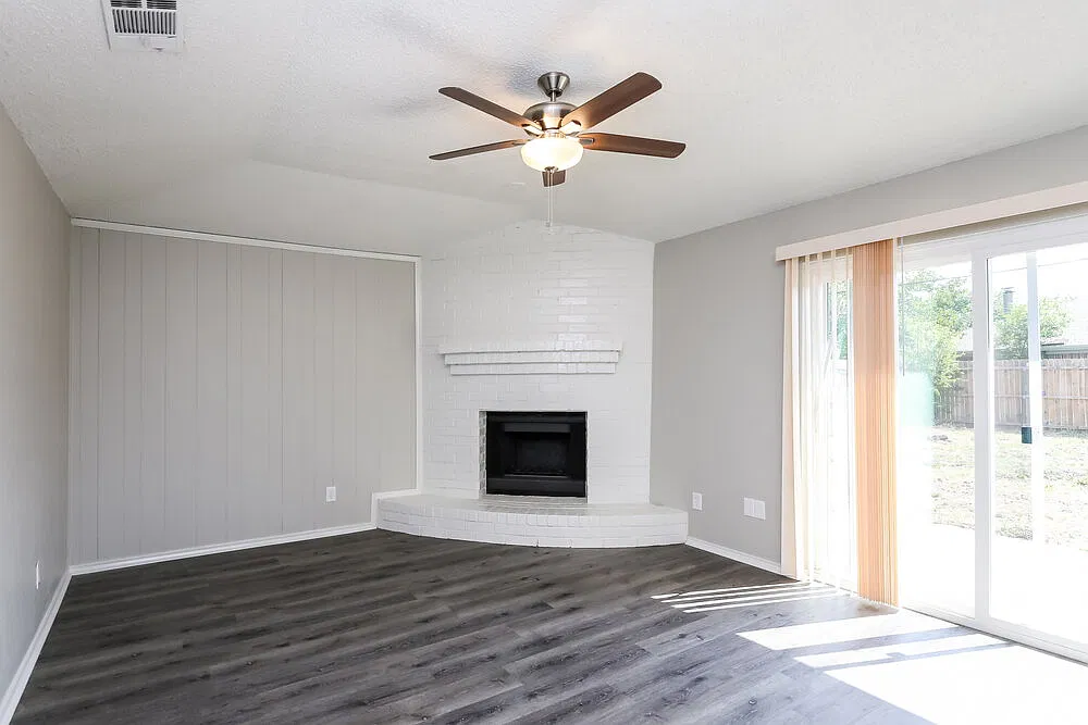 3 bed, 2.0 bath, 1579 sqft, $2,275 — Photo 3