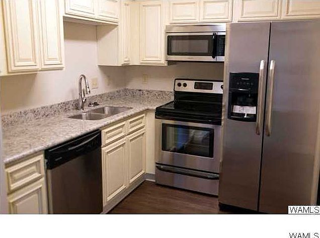 1st image of 619 15th Ave