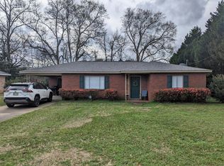 2708 Sunset Dr, Hattiesburg, MS 39402