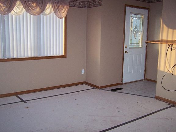 5th image of 324 Clifton Dr NE