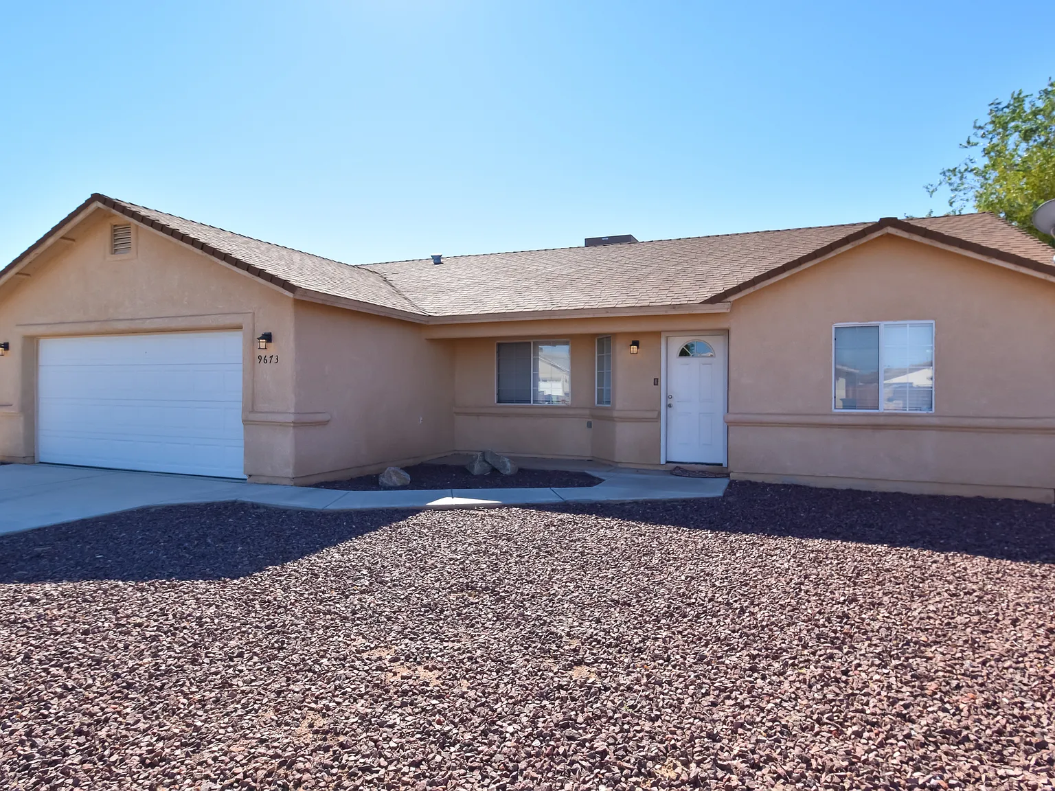3 Bed 2 Bath Rental Home in Yuma, AZ! — Photo 3