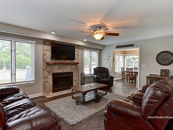 3rd image of 815 Luther Dr