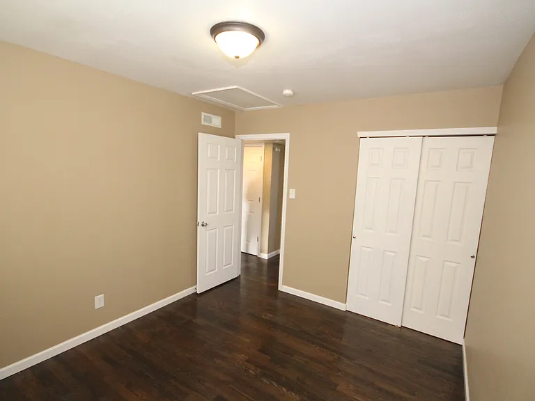 136 Old Ballwin Rd #A — Photo 11