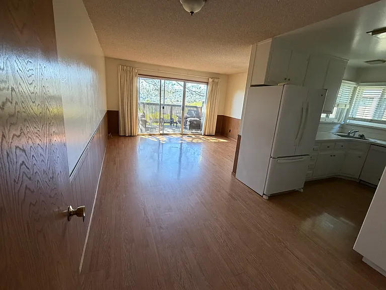 1355 Palos Verdes Dr — Photo 2