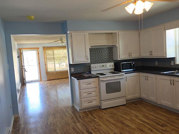 5th image of 251 Logan St